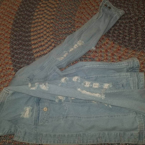 Womans clothing - Picture 4 of 4